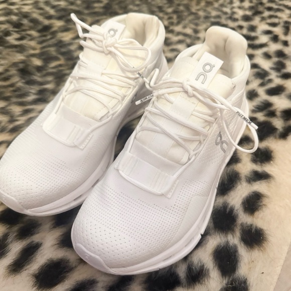 On Cloud | Cloudnova2 shoes | size Women’s 7.5 - Picture 1 of 8